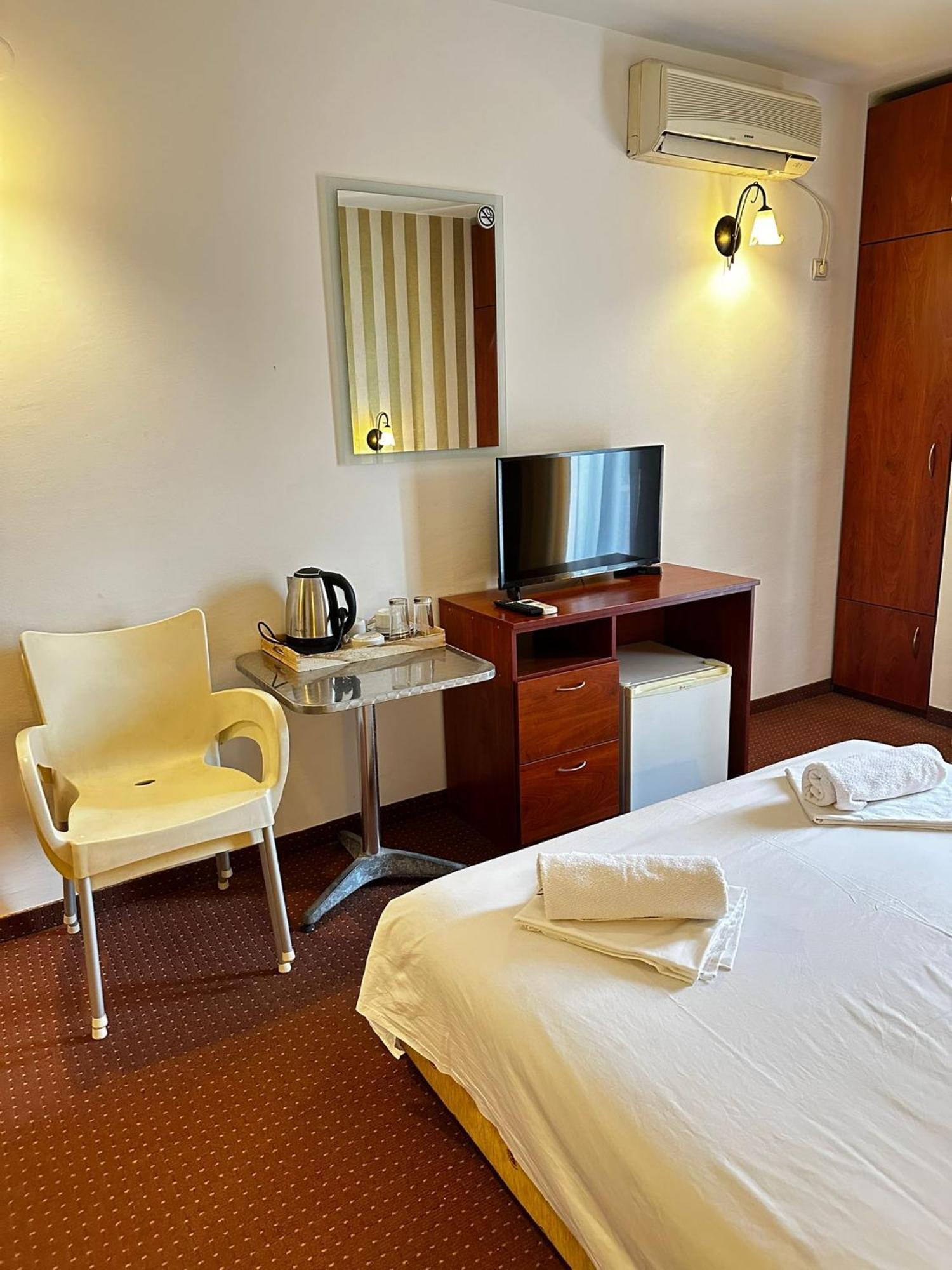 Central Hotel-Budva Zewnętrze zdjęcie