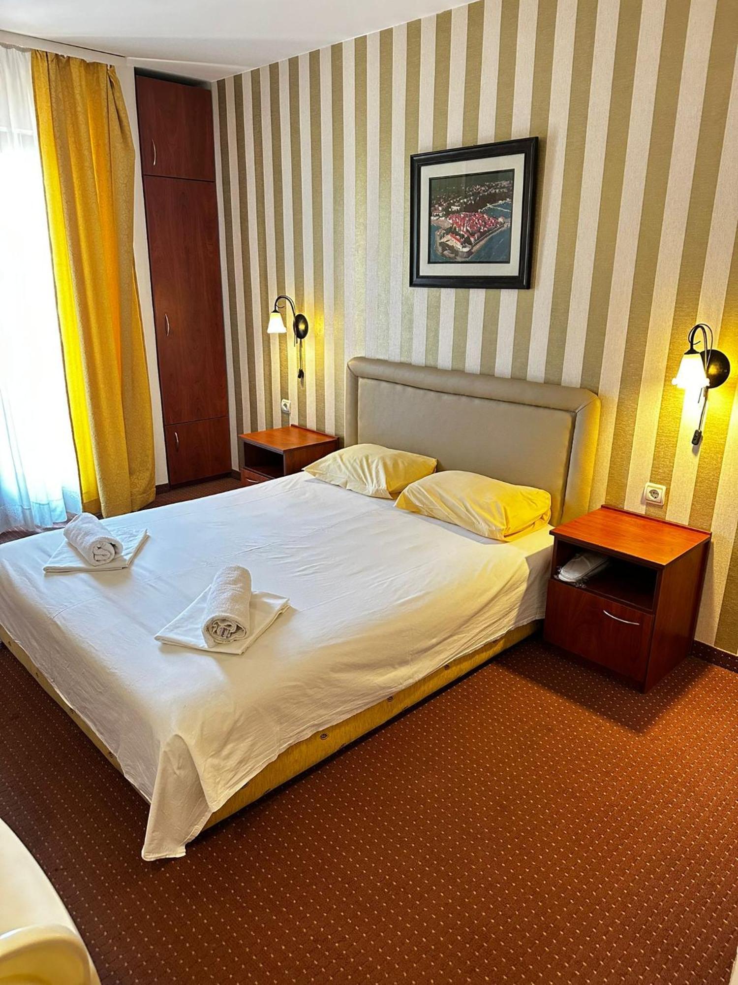 Central Hotel-Budva Zewnętrze zdjęcie